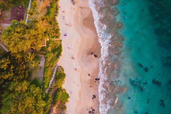 Où trouver les meilleures plages pour faire du windsurf à Maui, Hawaii?